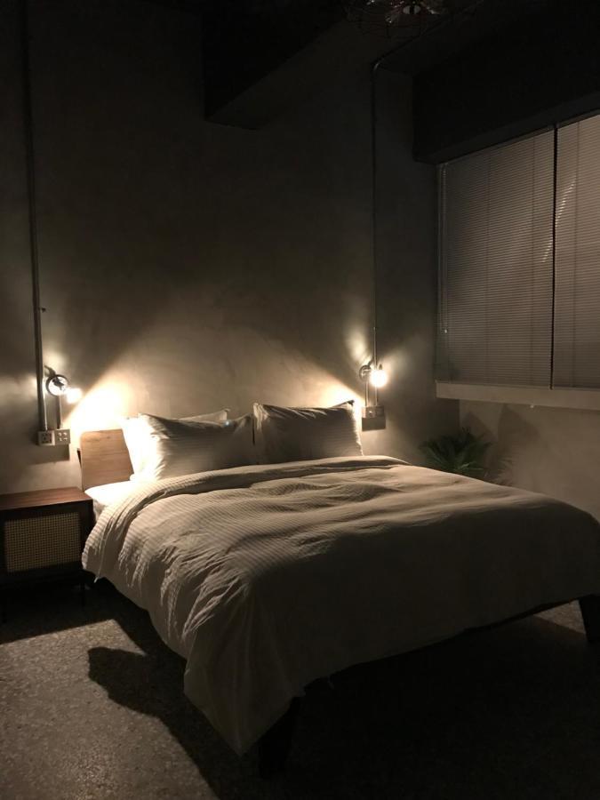 The Retro Tai-Pan Hotel Tainan Buitenkant foto