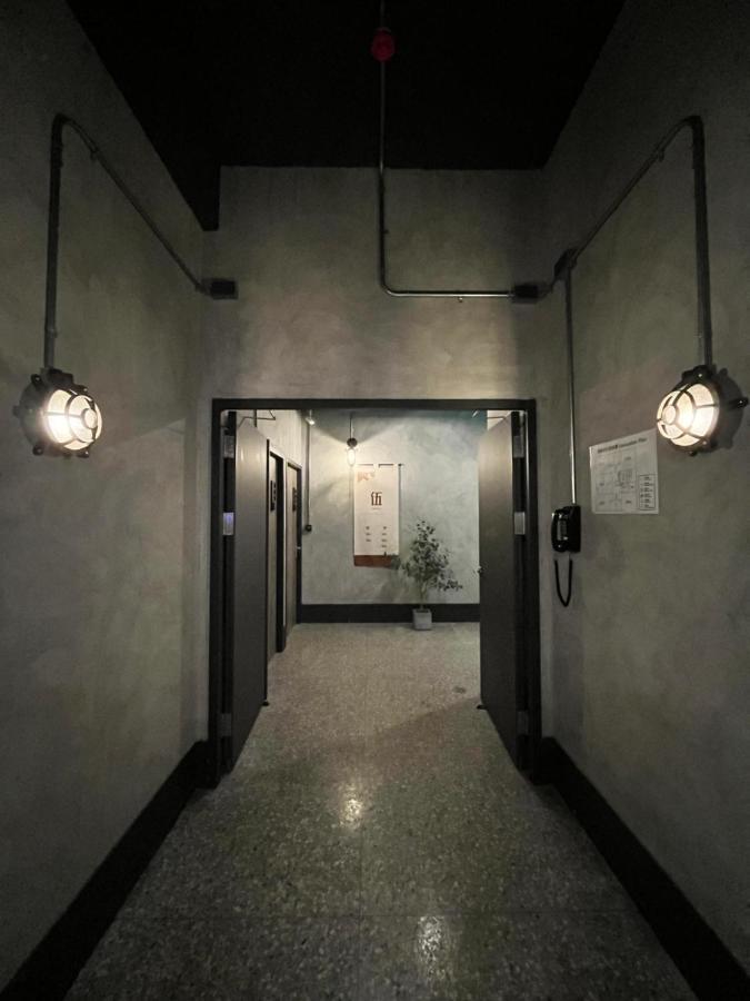 The Retro Tai-Pan Hotel Tainan Buitenkant foto