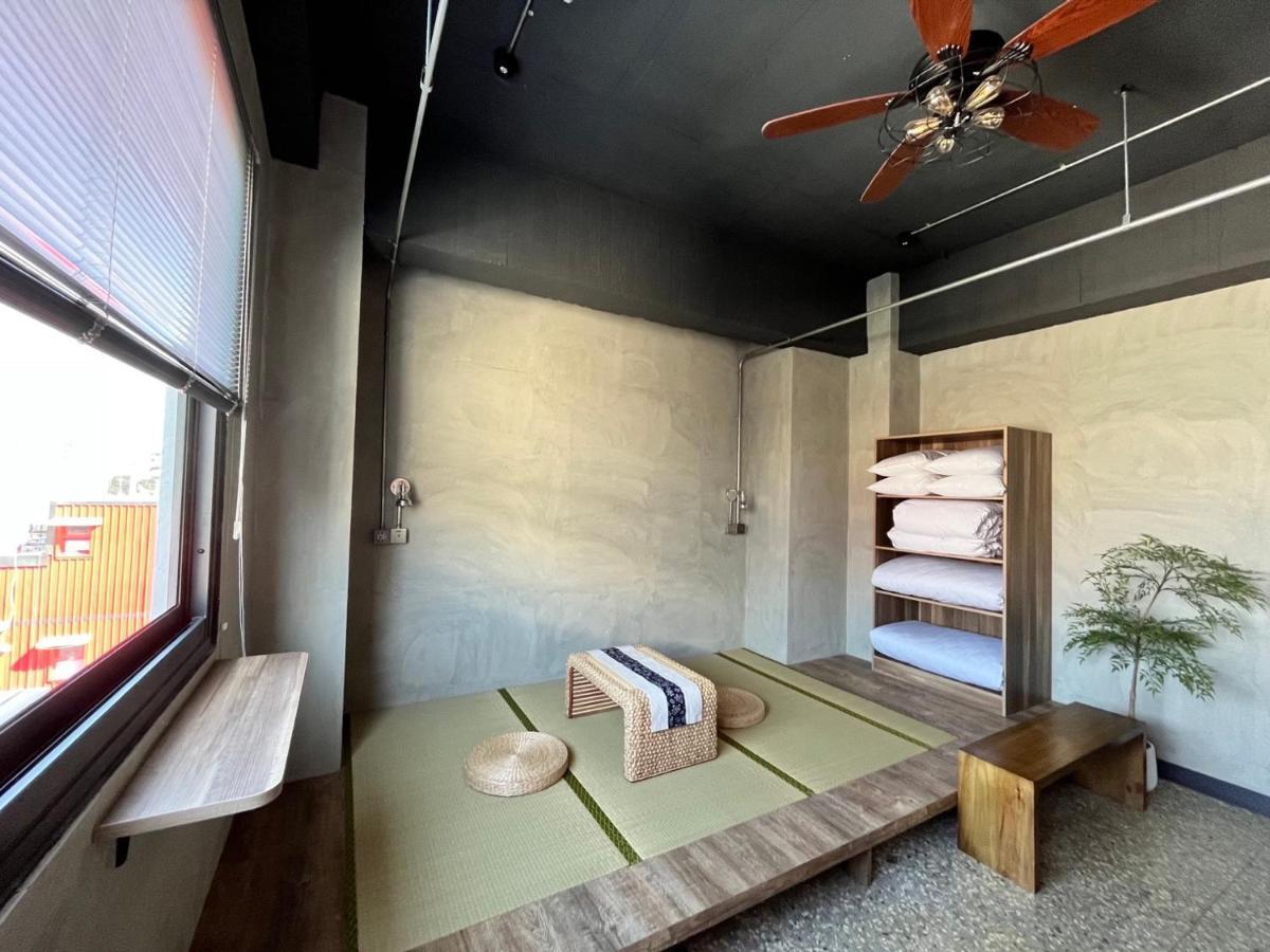 The Retro Tai-Pan Hotel Tainan Buitenkant foto