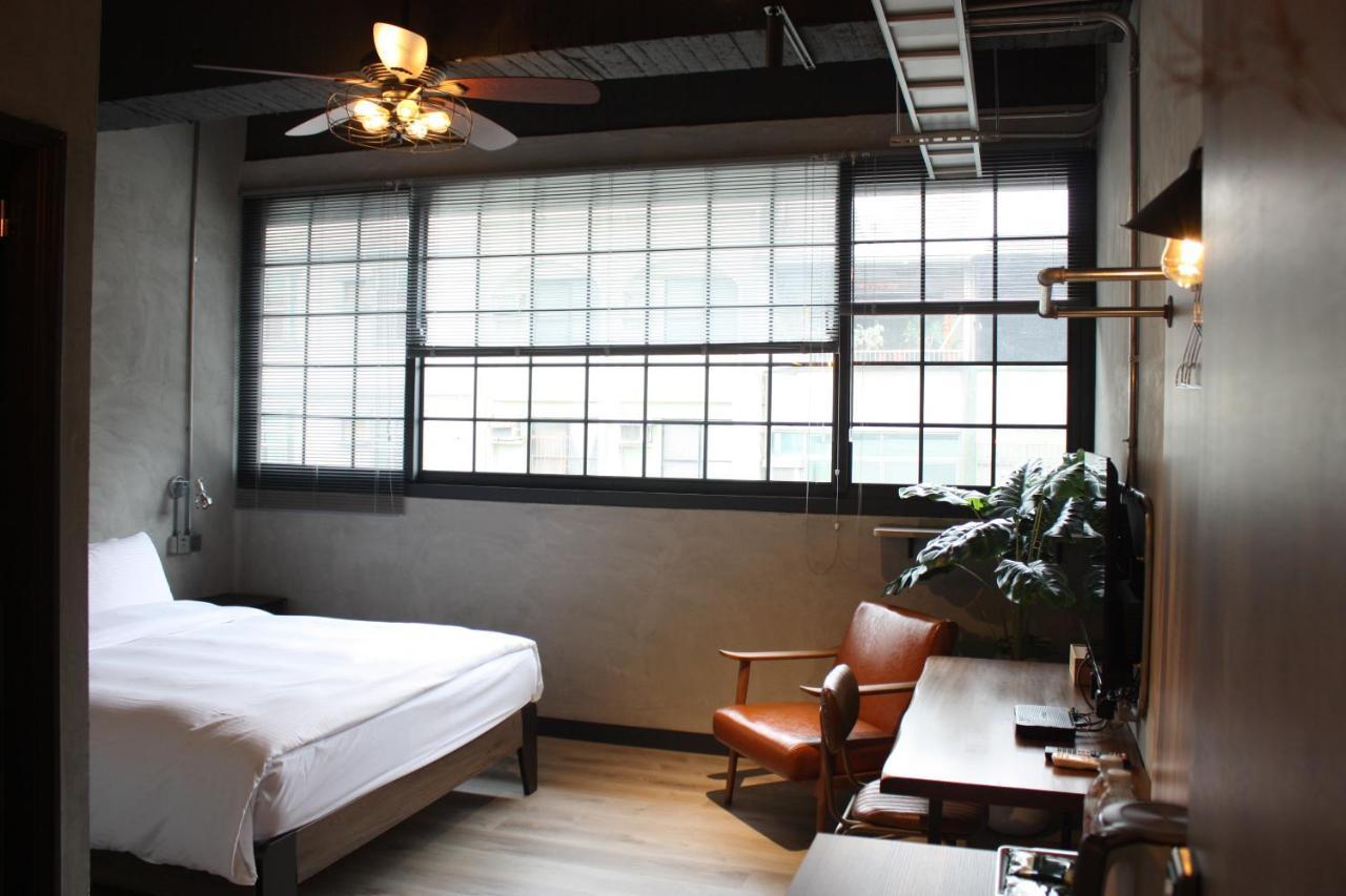The Retro Tai-Pan Hotel Tainan Buitenkant foto