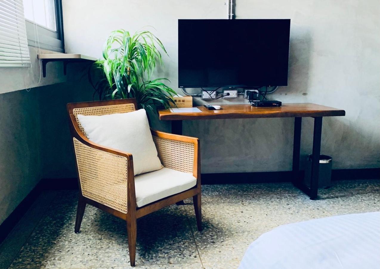 The Retro Tai-Pan Hotel Tainan Buitenkant foto