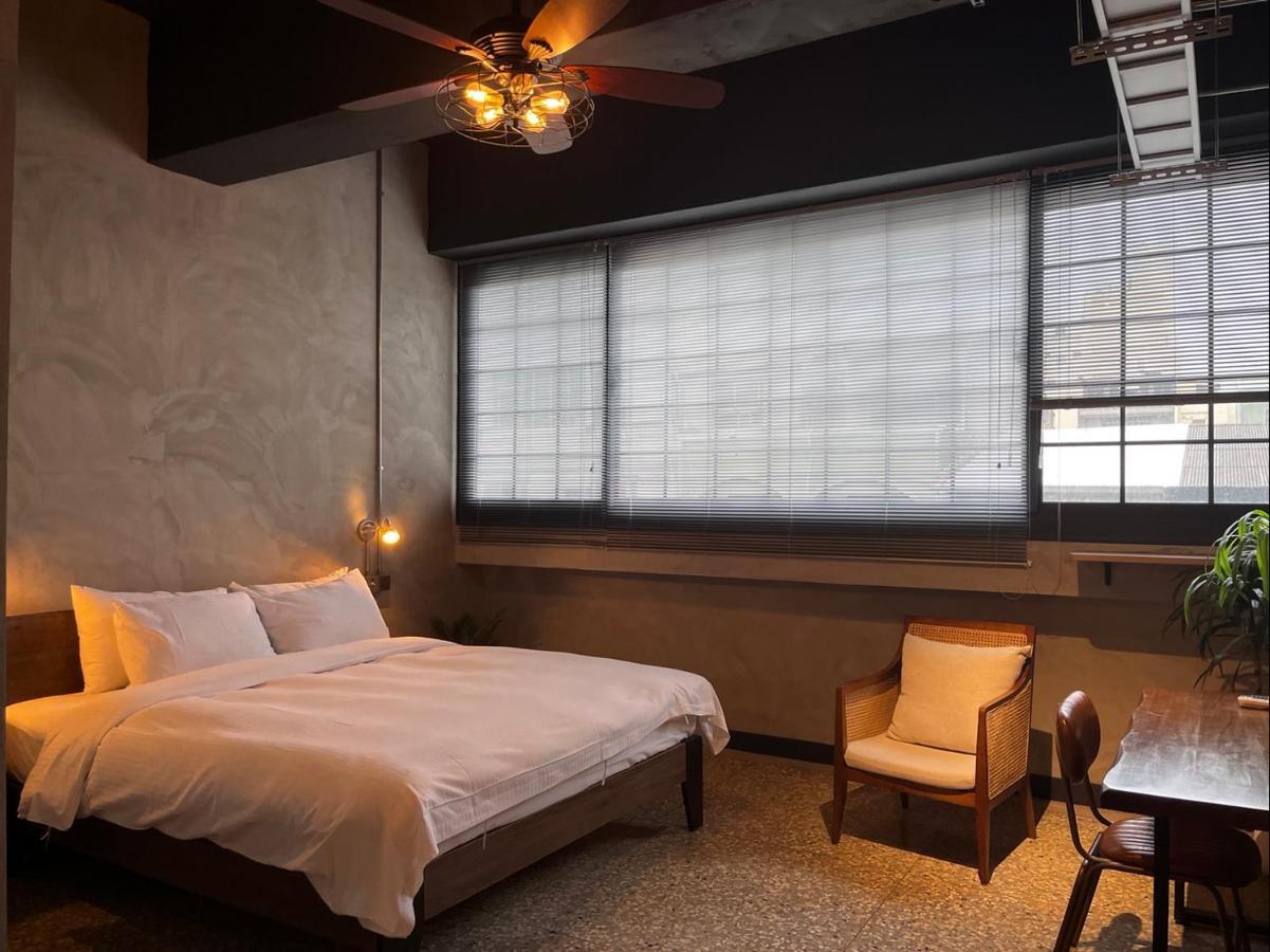 The Retro Tai-Pan Hotel Tainan Buitenkant foto